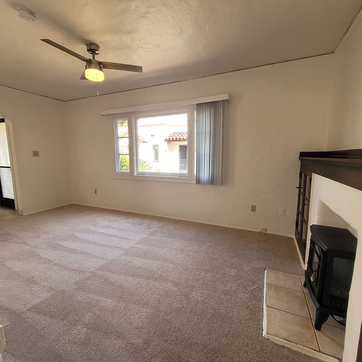319 Palm Ave photo 5