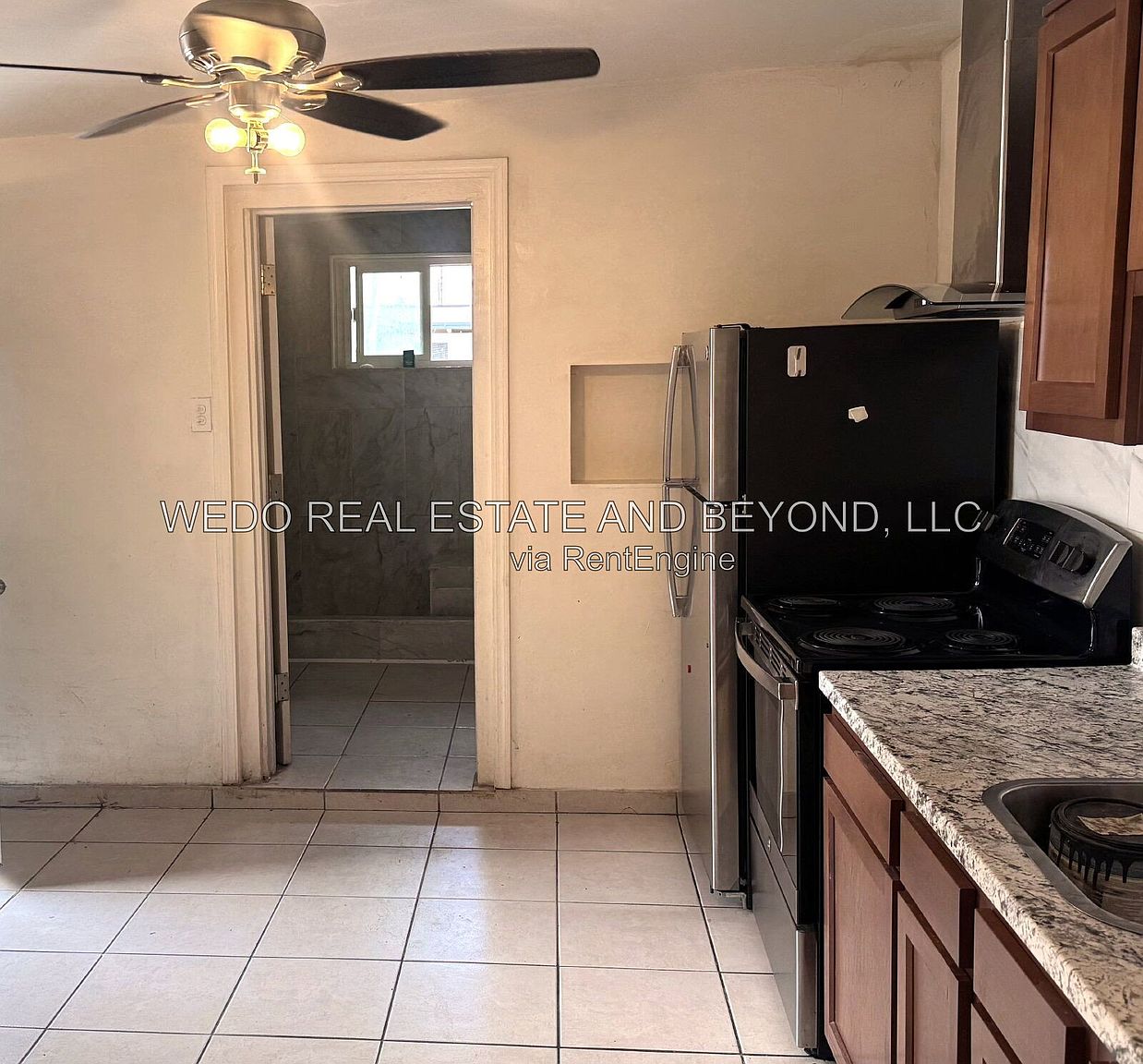 2102 W Mariposa St photo 2