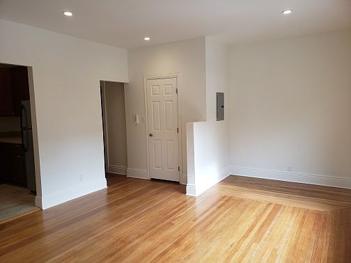 1558 Church St photo 4
