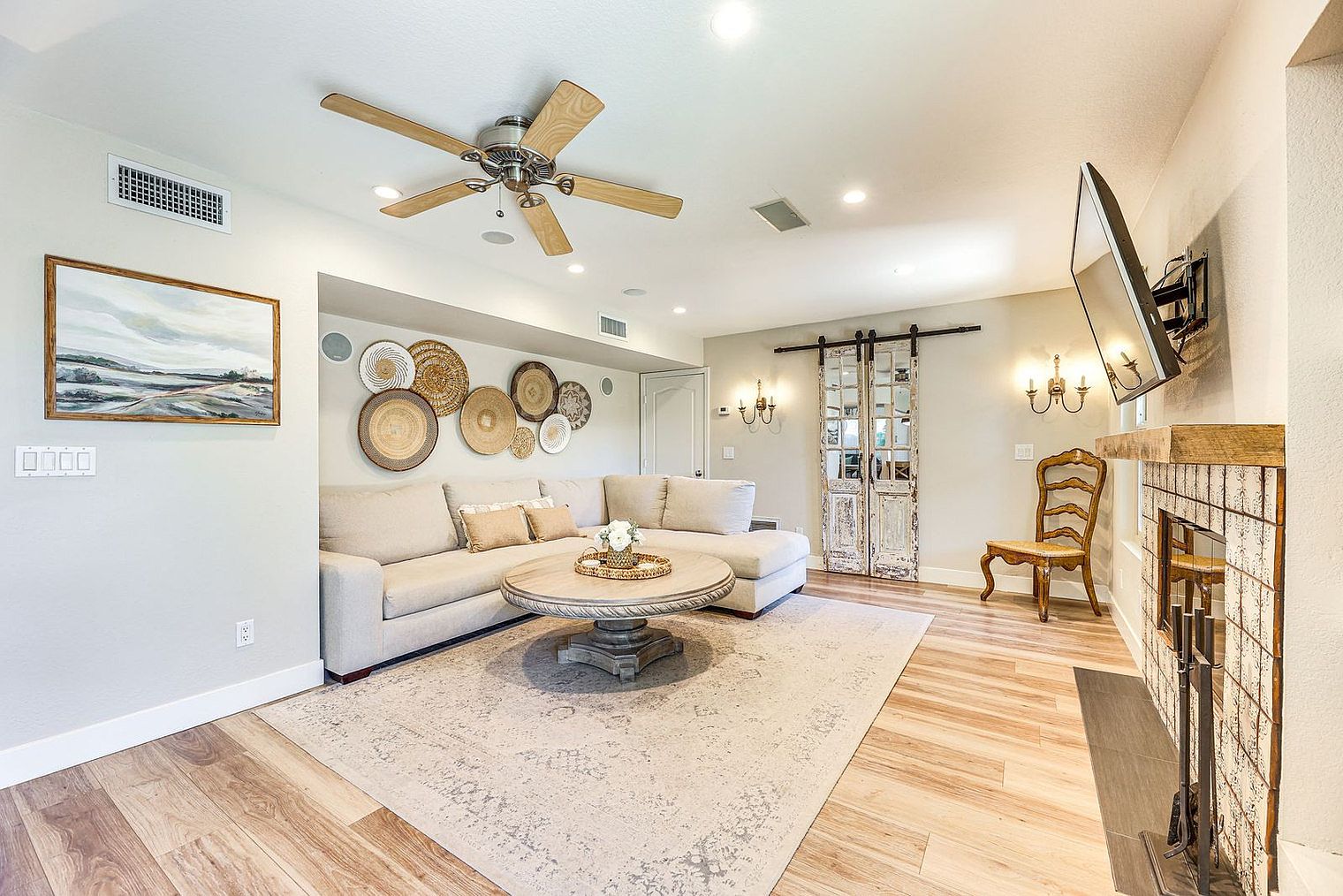 1810 E Oak Harbor Dr photo 3