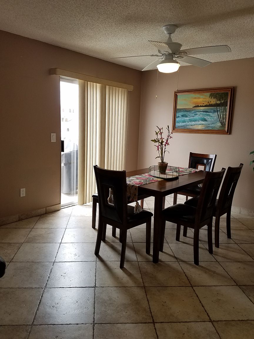 812 Jamaica Ct photo 3