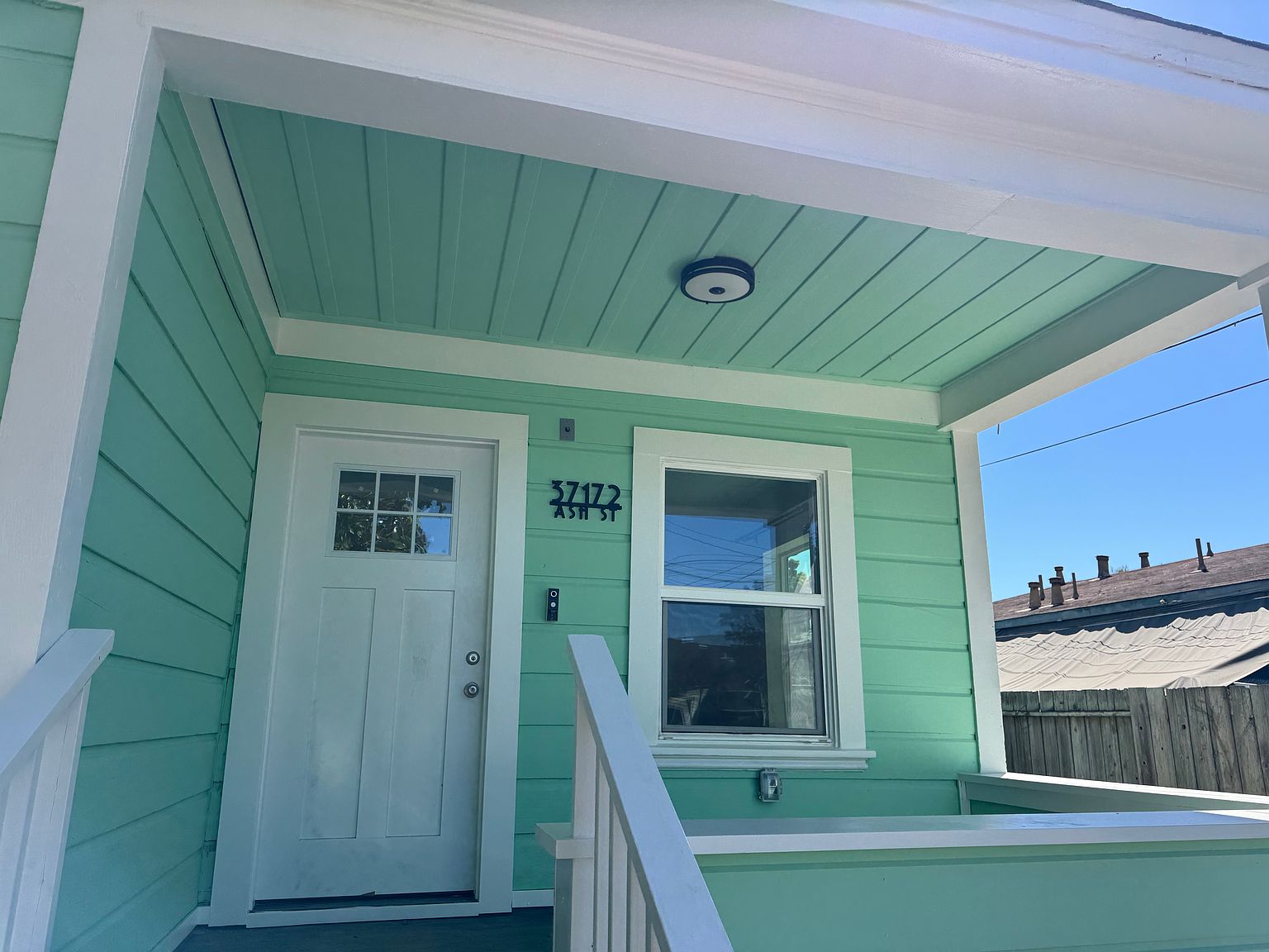 37172 Ash St photo 2