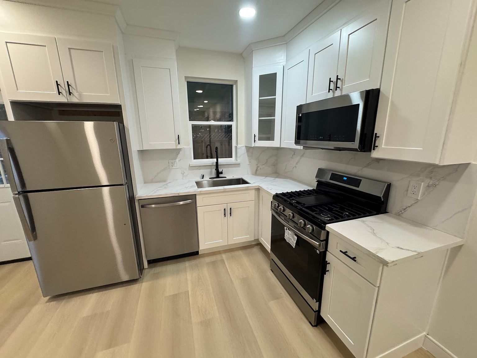 37172 Ash St photo 4