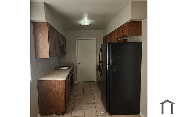 147 E Inglewood St photo 3
