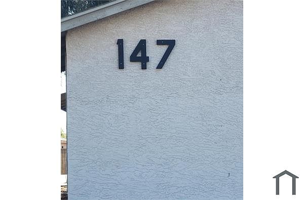 147 E Inglewood St photo 2