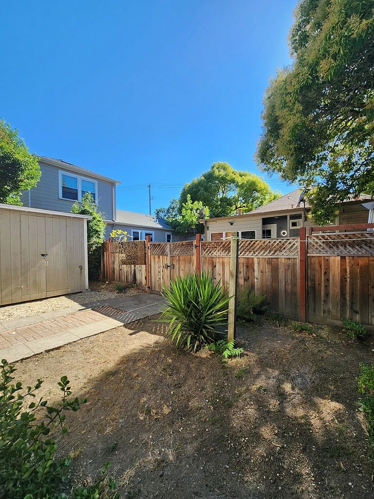 930 Morgan St photo 2