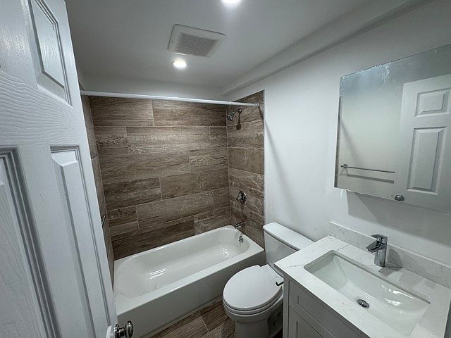 1740 Oakdale Ave photo 3