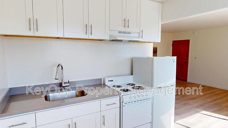 465 10th Ave unit # 6 photo 5