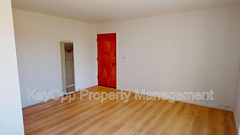 465 10th Ave unit # 6 photo 3