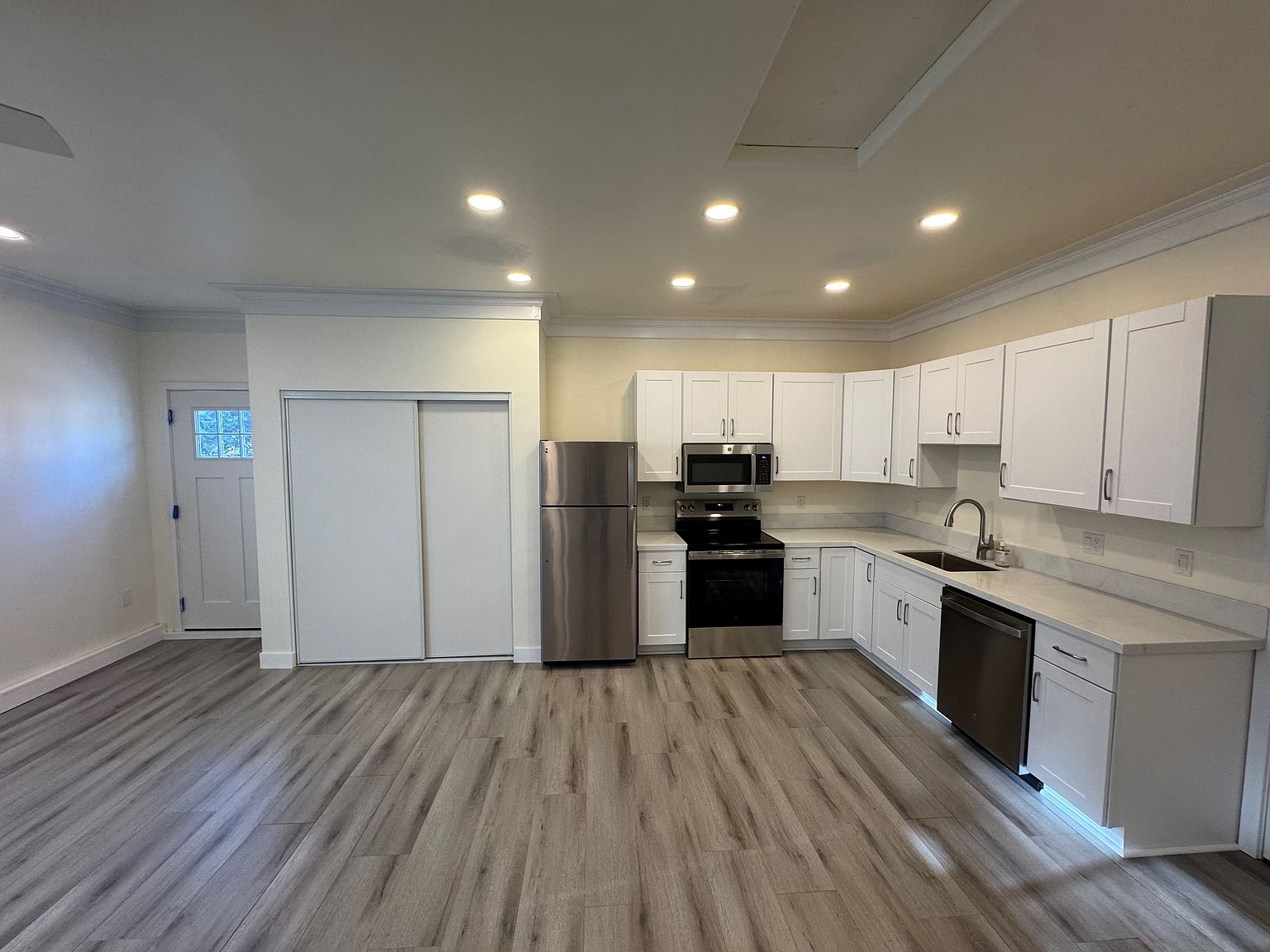 4869 Benton Way photo 3