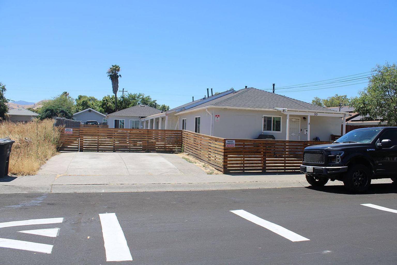 Two Bedroom Plus Bonus Room In Pittsburg Single Story Four-plex photo 5