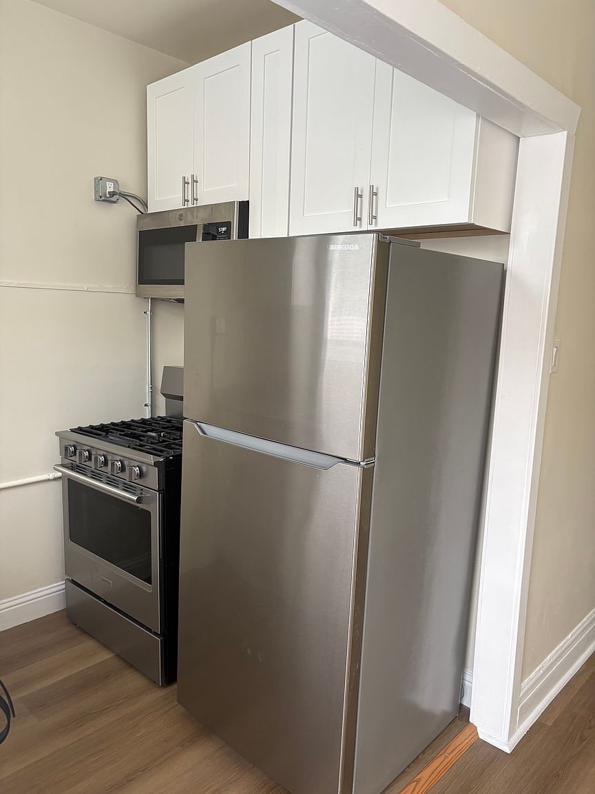225 Jones St photo 2
