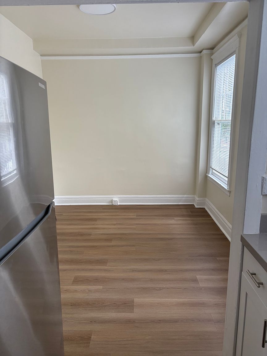 225 Jones St photo 3