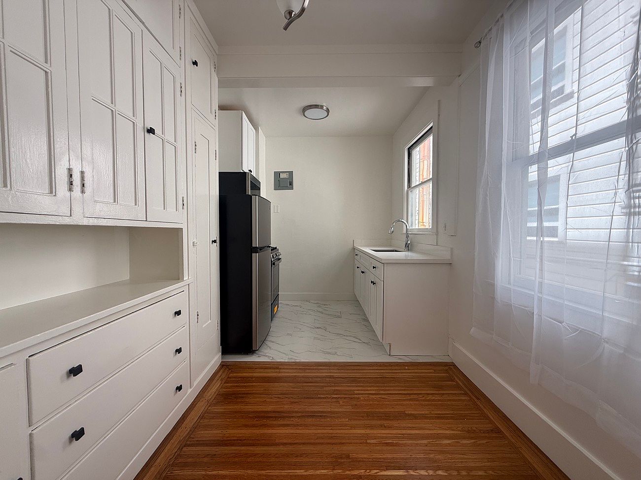 2245 Larkin - RENTED photo 4