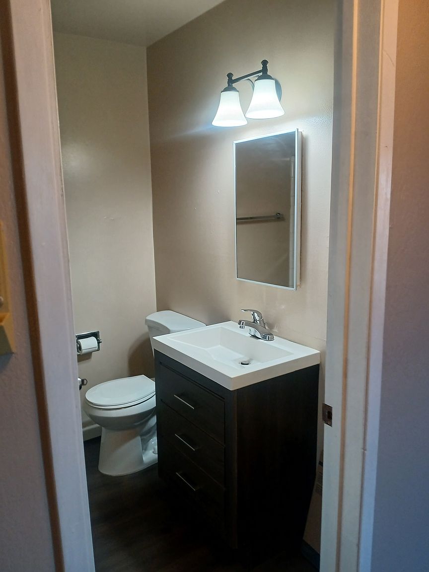 490 Estudillo Ave photo 4