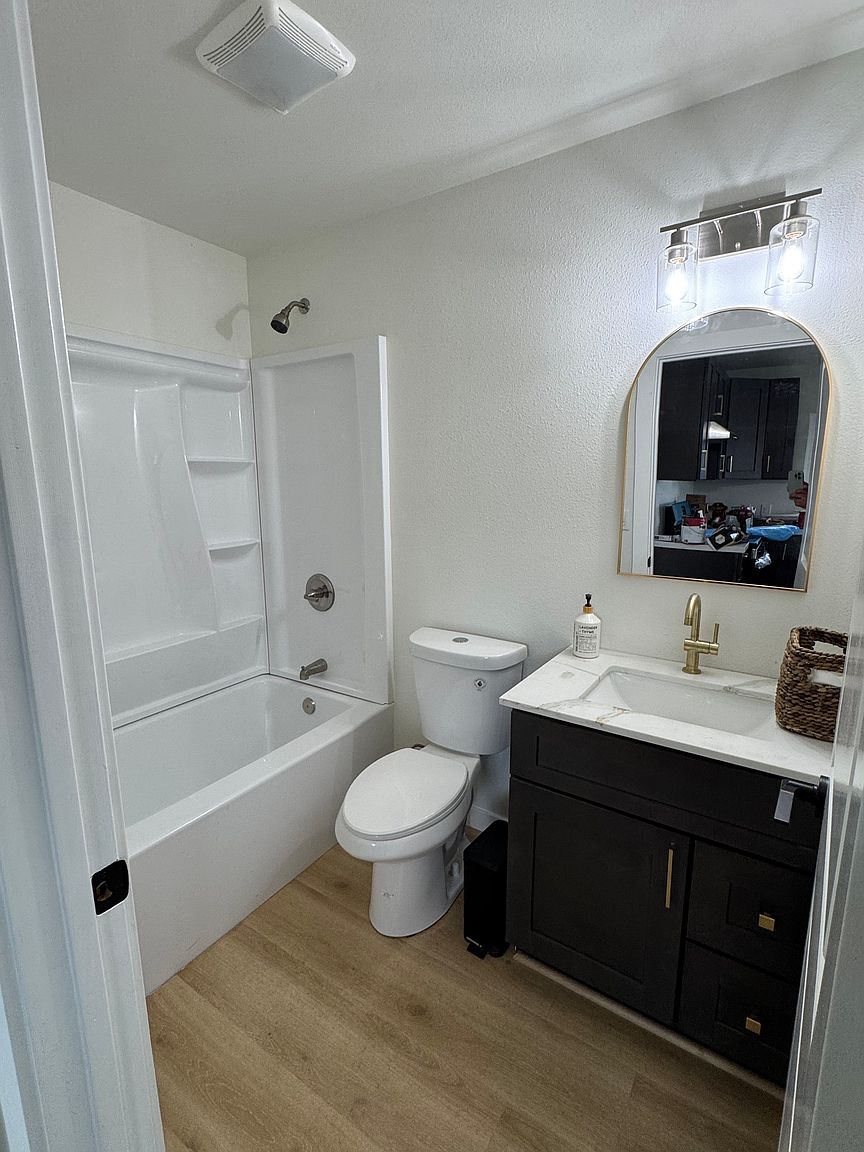 826 Juanita Dr photo 5