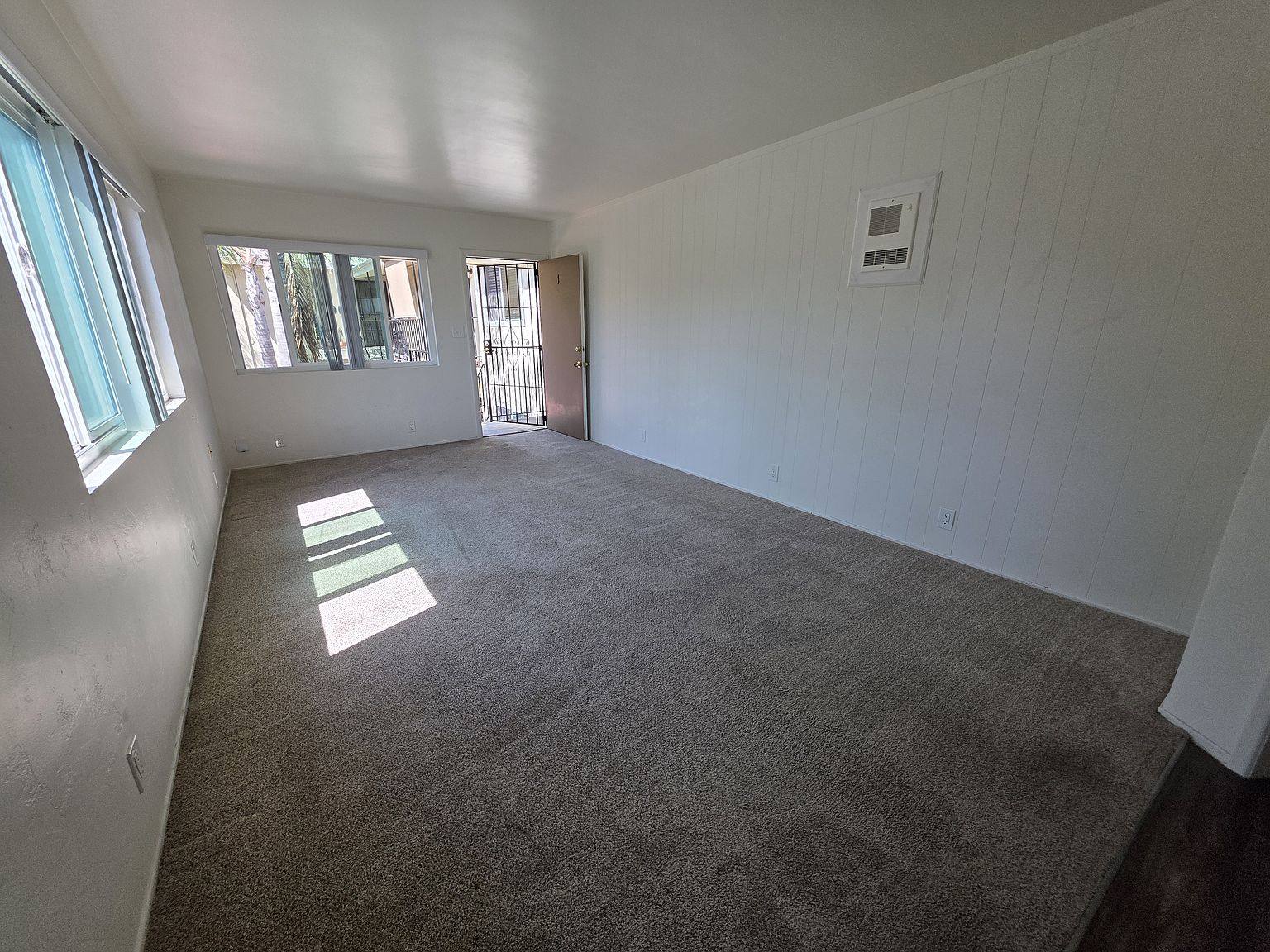 3035 Ivy St photo 4