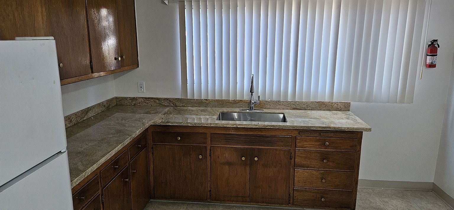 2BR/1BA Single Family House on Bancroft Ave · Oakland photo 2