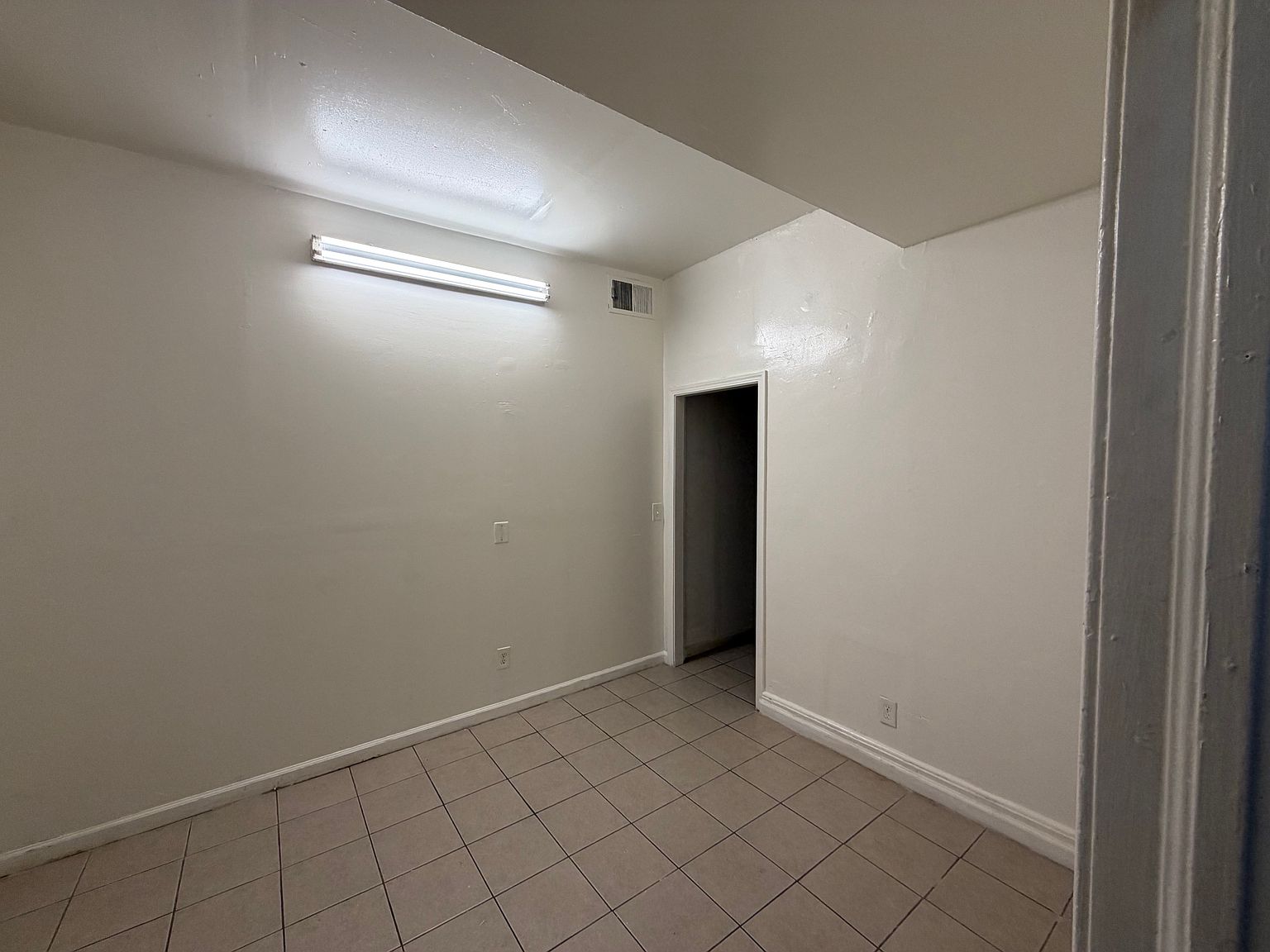 604 B St photo 2