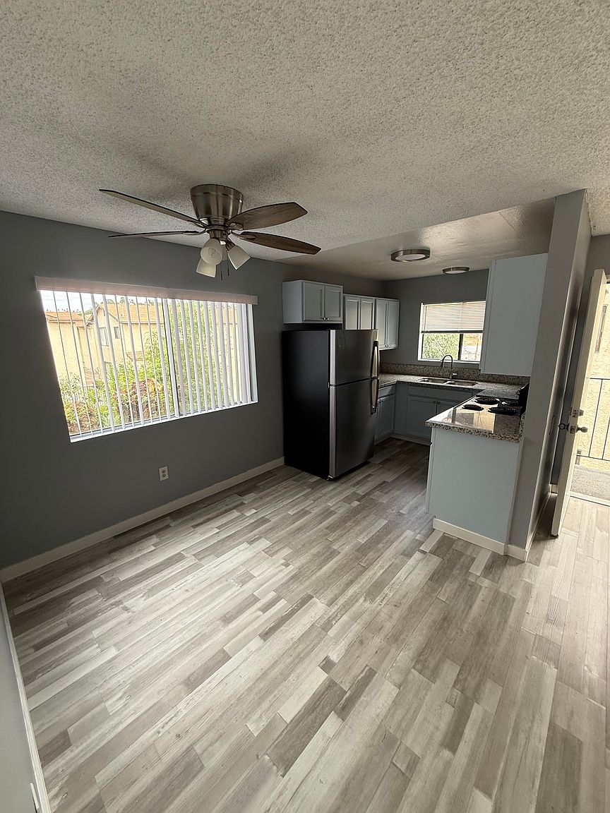 2034 Canyon Dr photo 5
