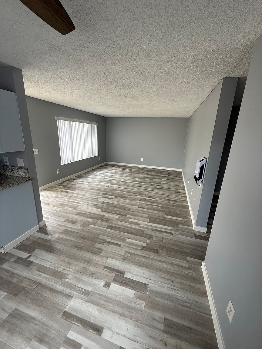 2034 Canyon Dr photo 4