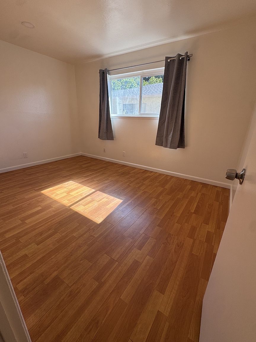 503 Kiely Blvd photo 3