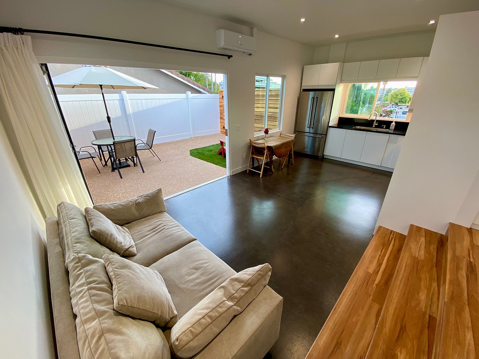 1615 San Luis Rey Ave photo 4