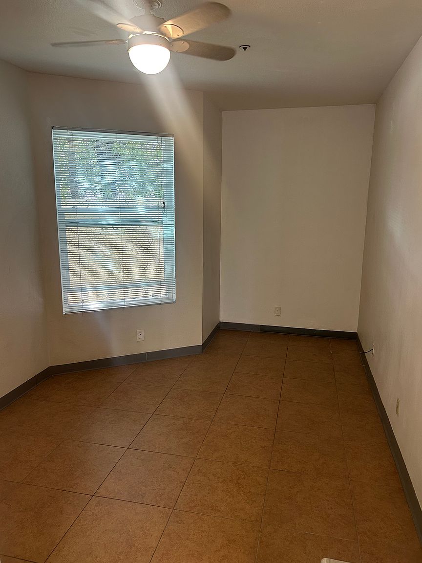 5411 Linda Vista Rd photo 5