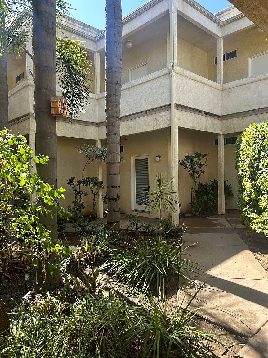 5411 Linda Vista Rd photo 4