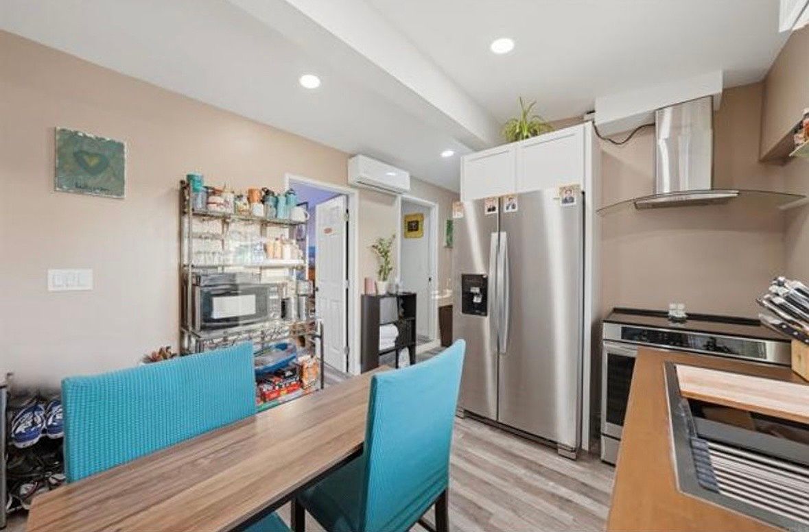 579 Le May Ave photo 3