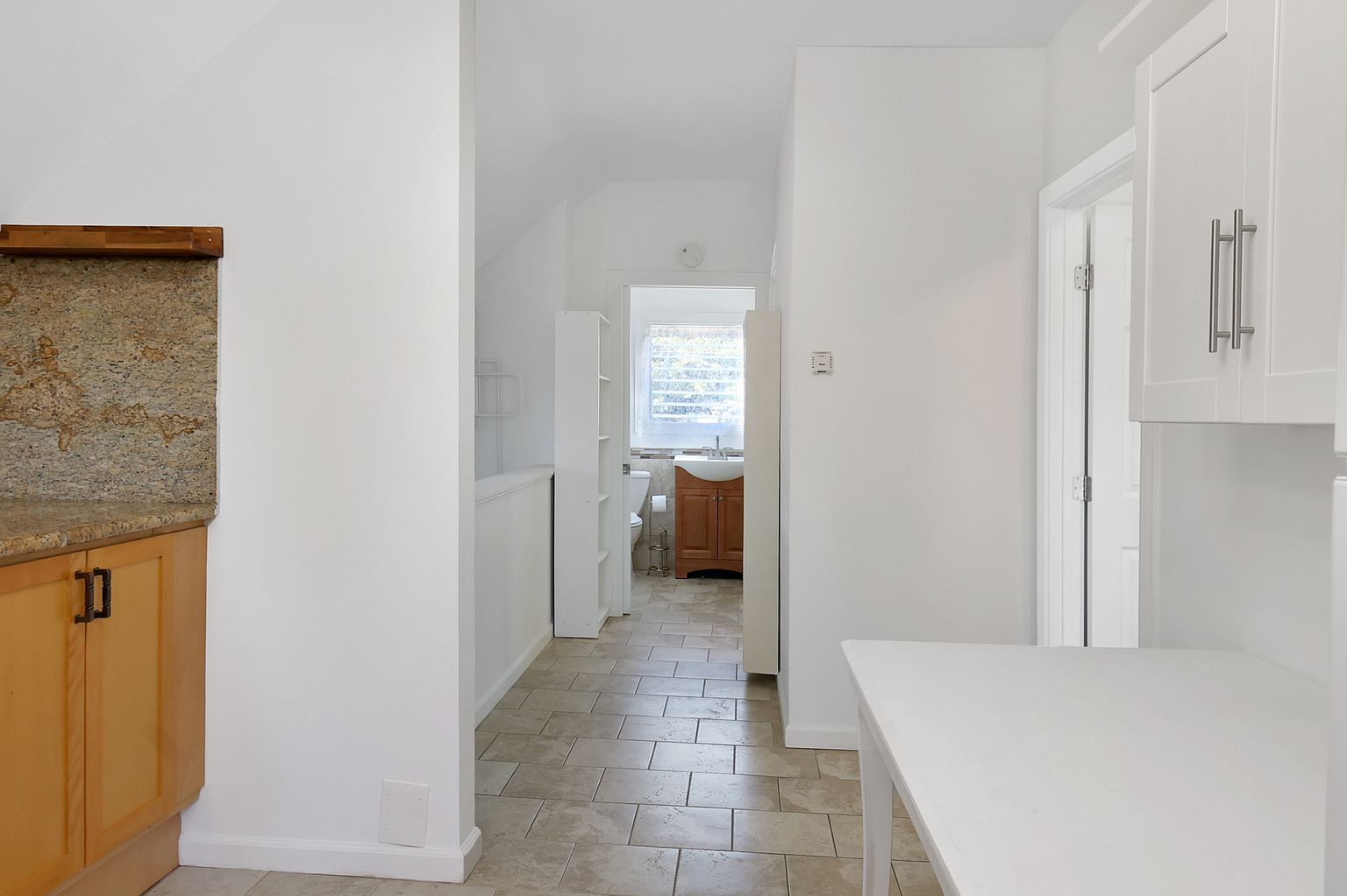 707 Washington St photo 5