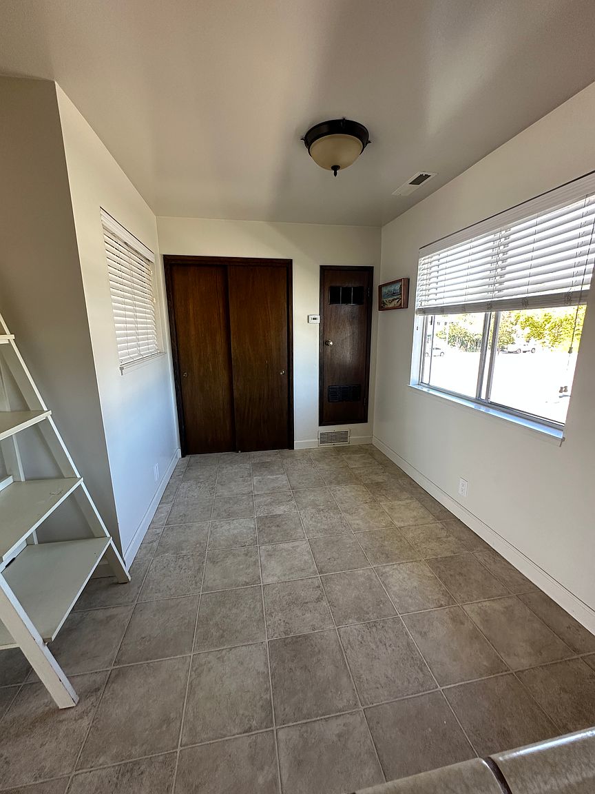1506 Broadway photo 4