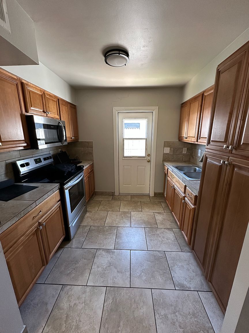6715 E Avalon Dr photo 2