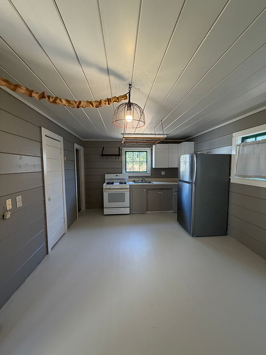 1538 East Ave photo 5