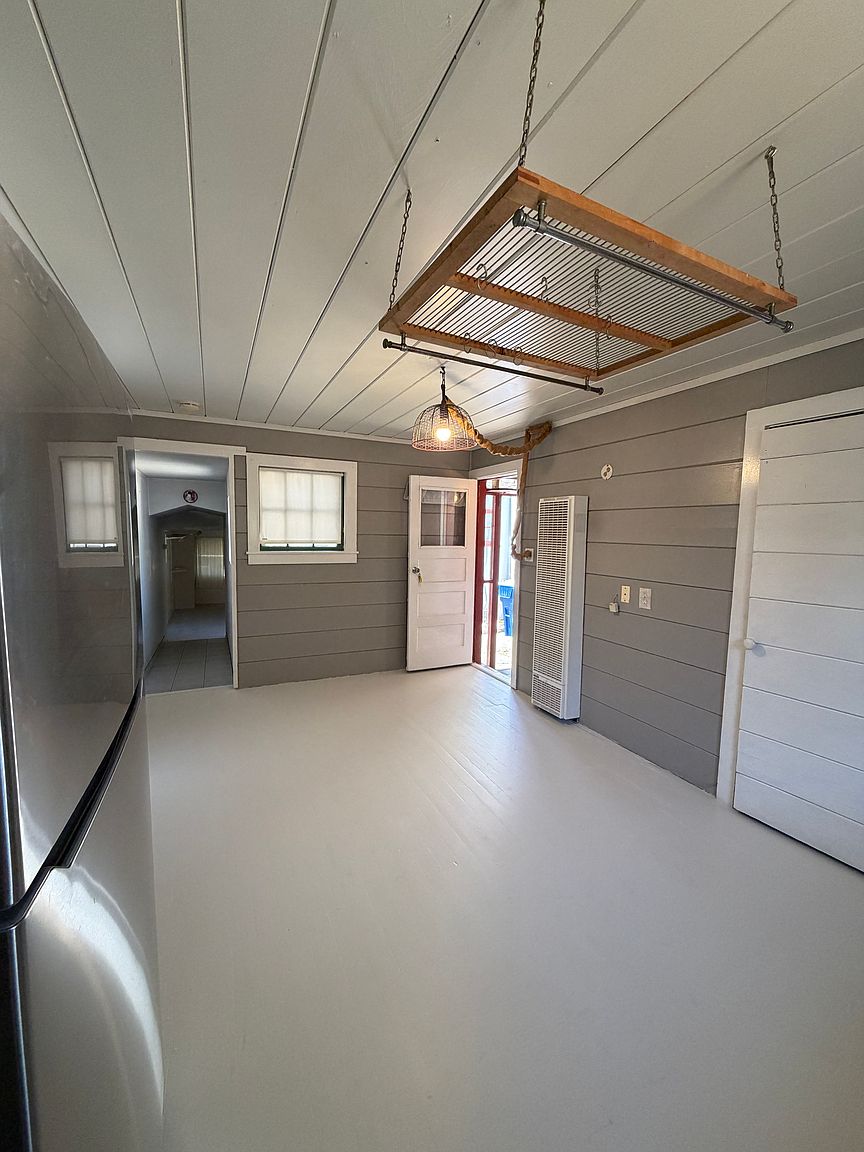 1538 East Ave photo 3