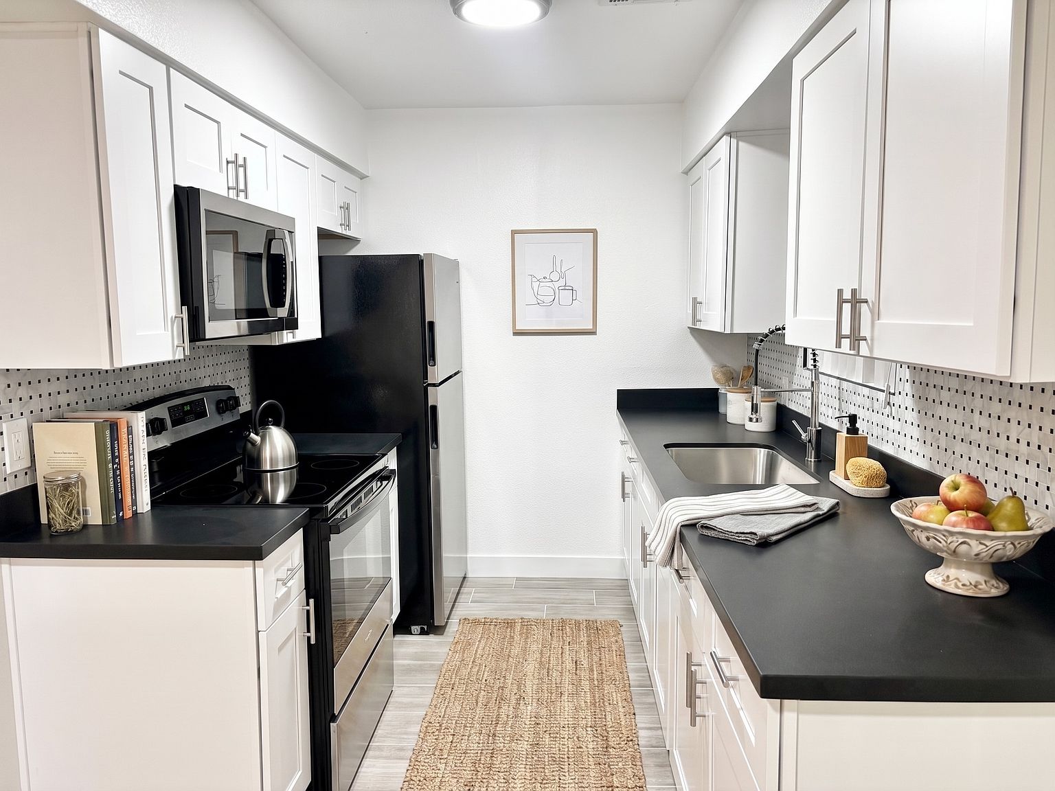 Majestic Palms Apartments photo 3