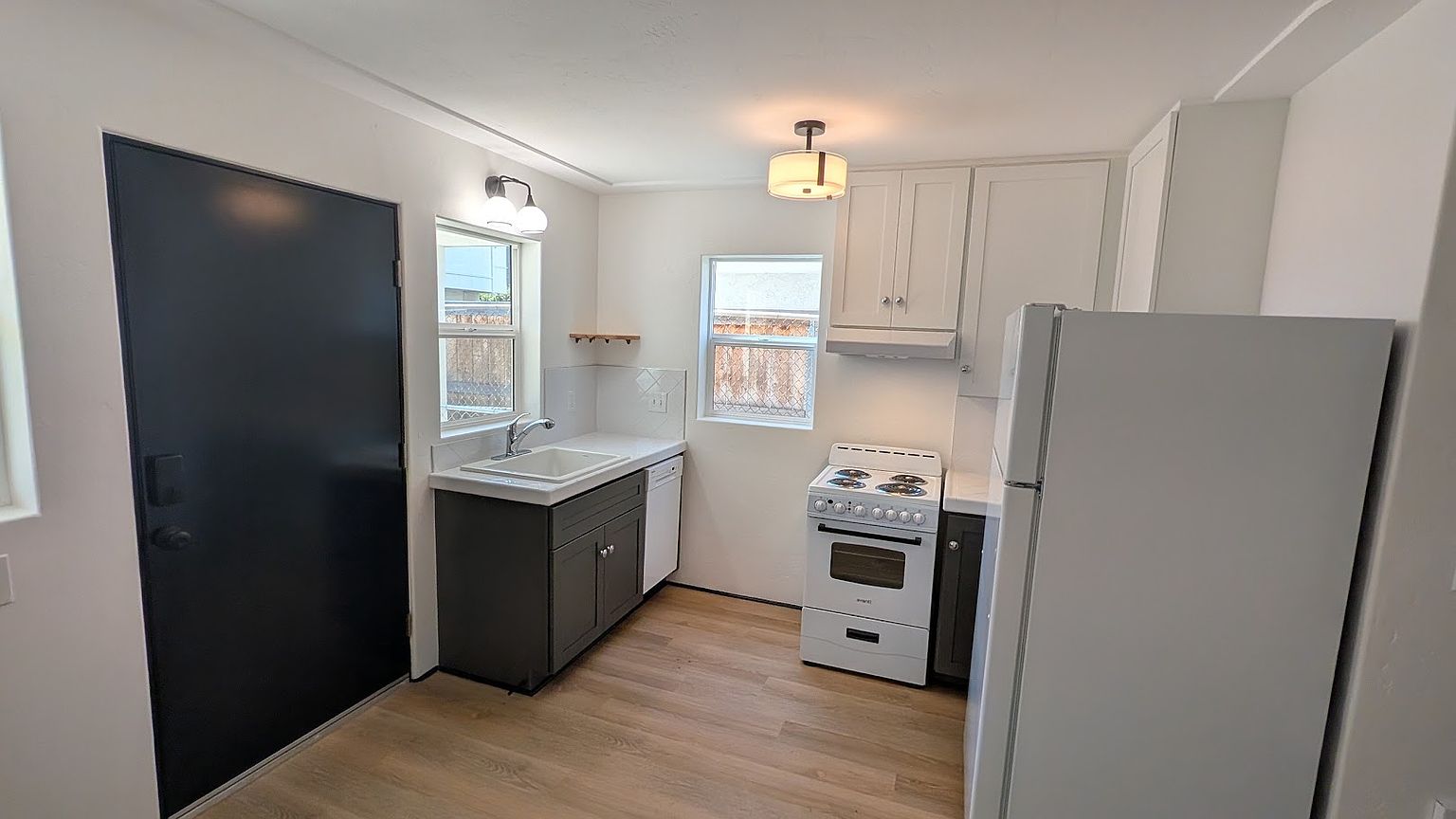 3445 Collier Ave photo 4