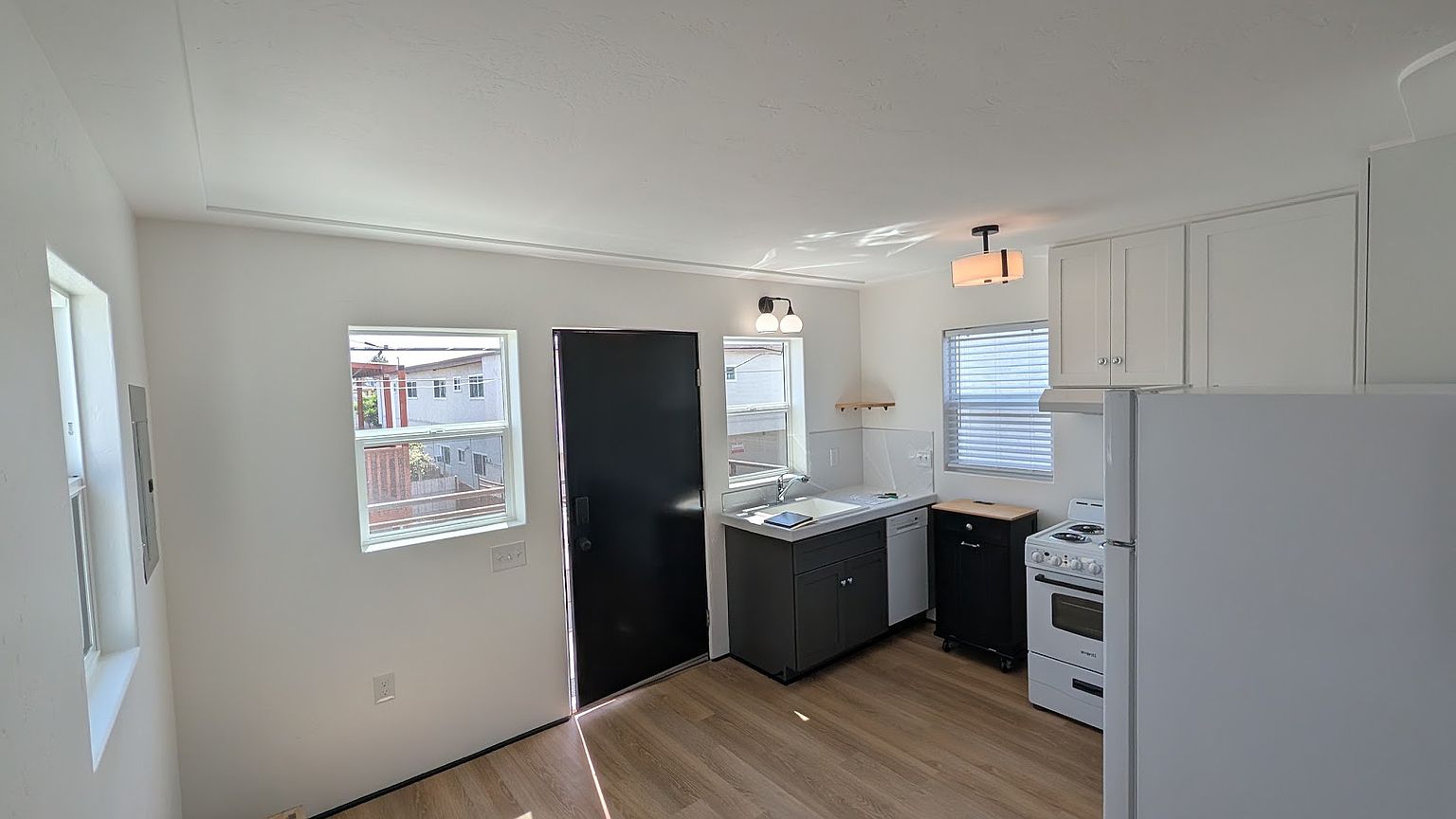 3447 Collier Ave photo 4