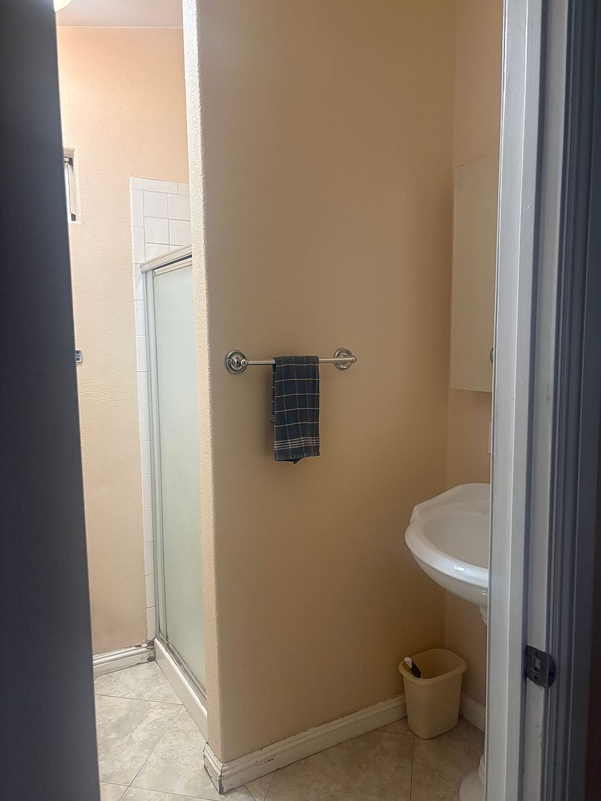109 Sealane Ct photo 4