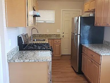 1123 Tabor Ave photo 4