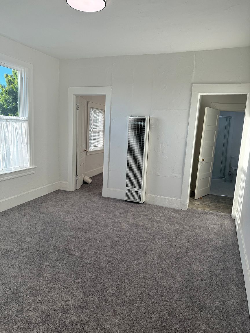 2BR/1BA Apartment on Galindo St · Oakland photo 3