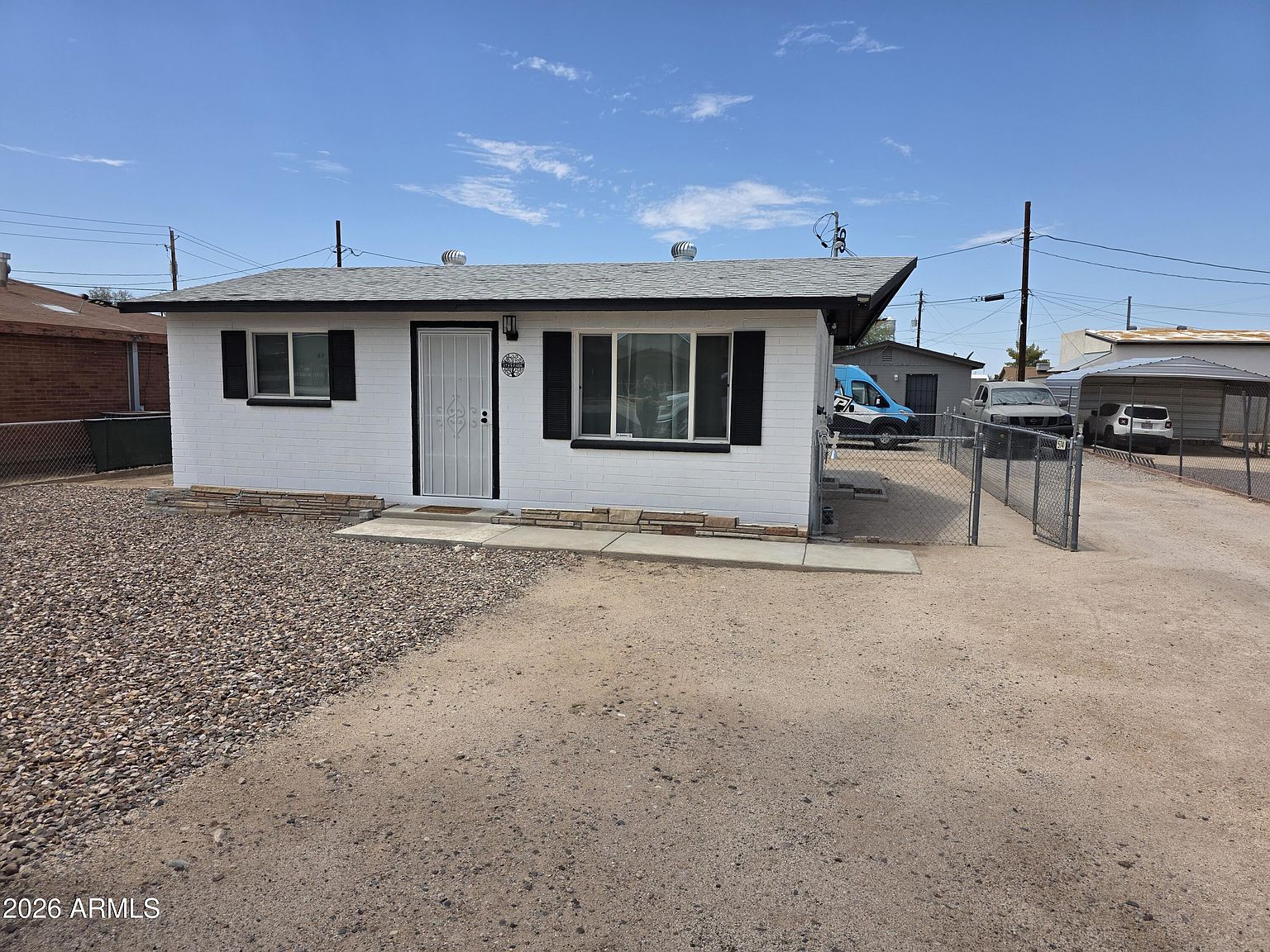 574 S Park St photo 4