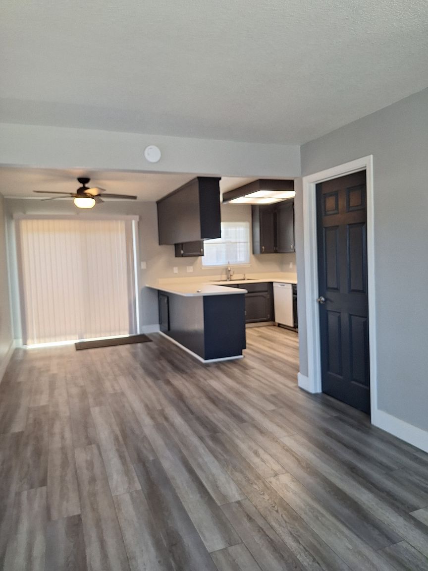 2388 Parker Ave photo 5