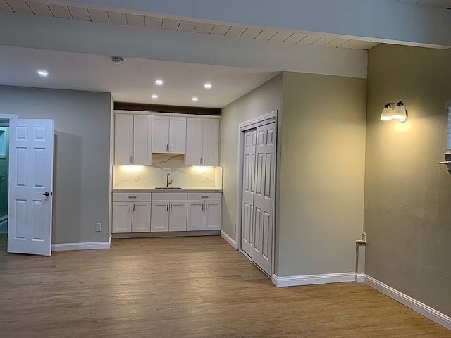 15335 Charmeran Ave photo 2