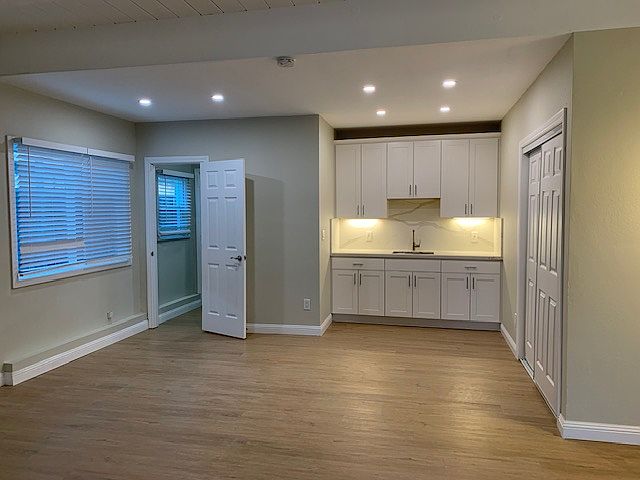 15335 Charmeran Ave photo 5