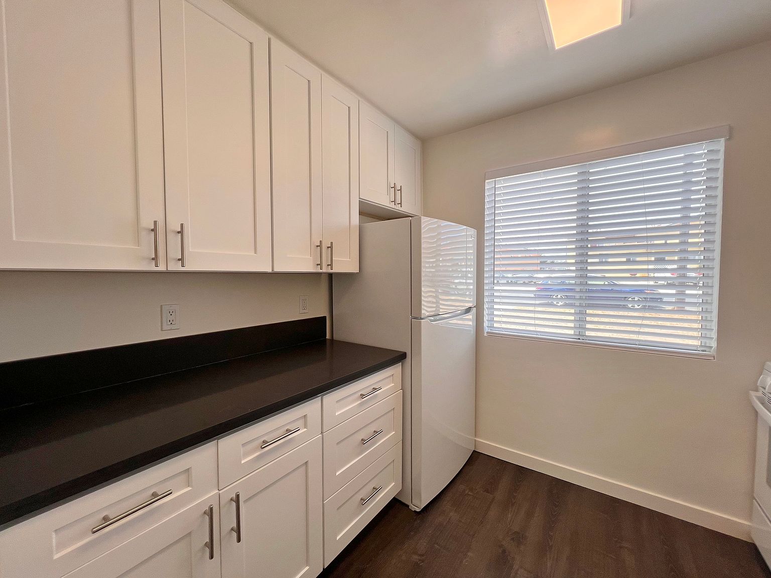 2223 Dunlop St photo 4