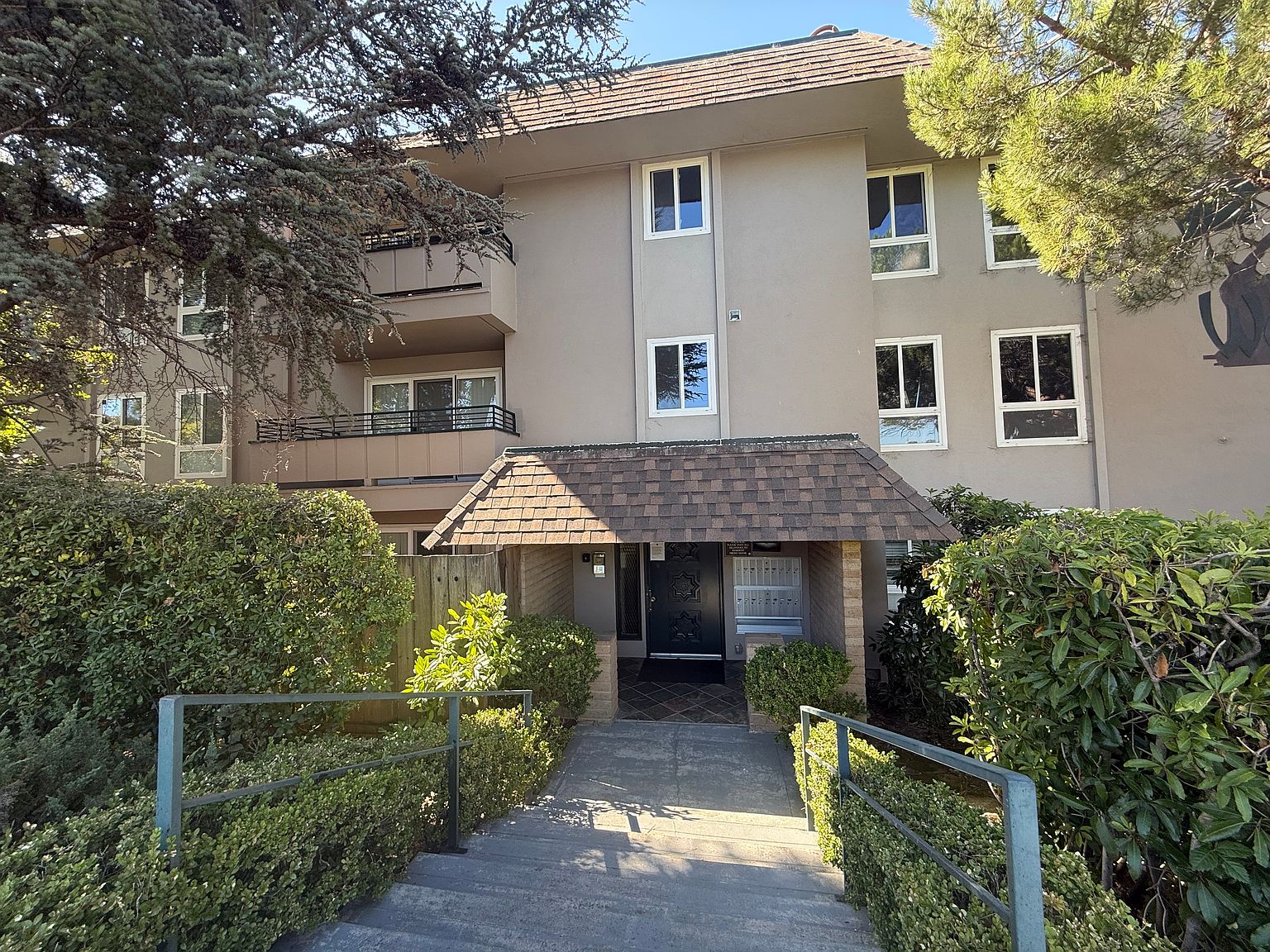 Westwood Apartments photo 5