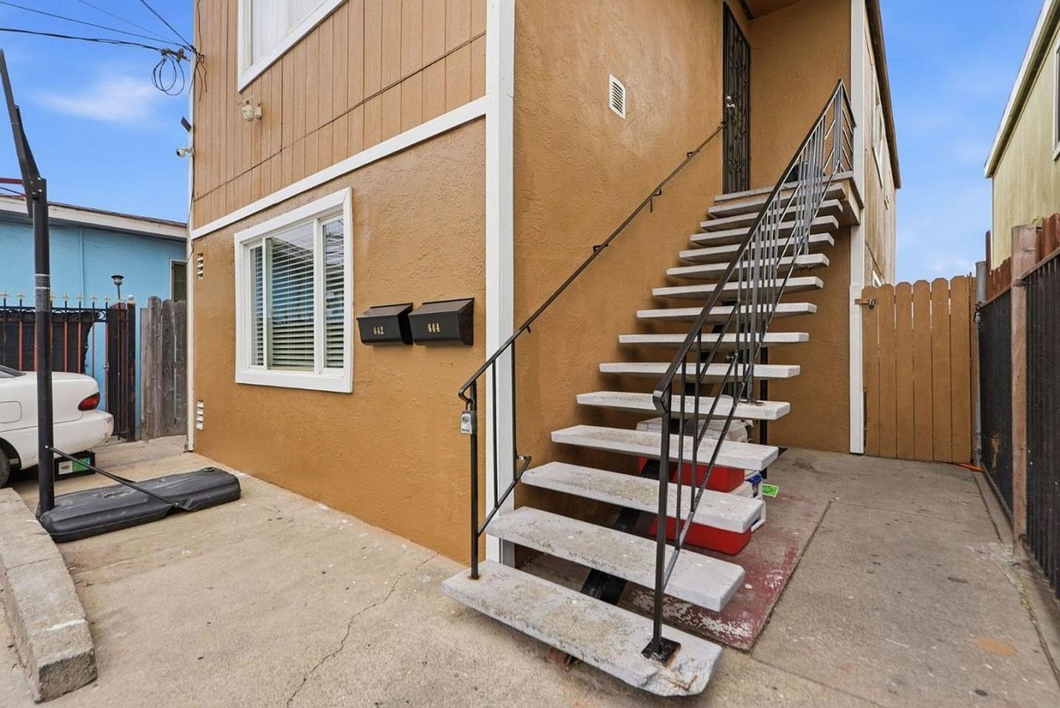 642 Douglas Ave unit 642 (Downstairs) photo 2