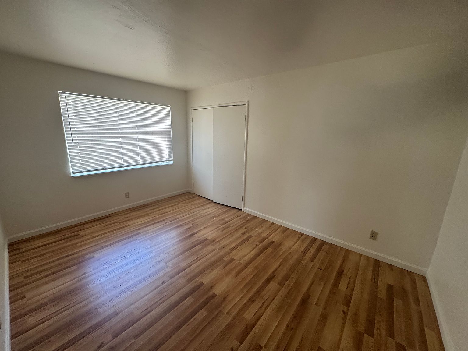 545 Hichborn St photo 2