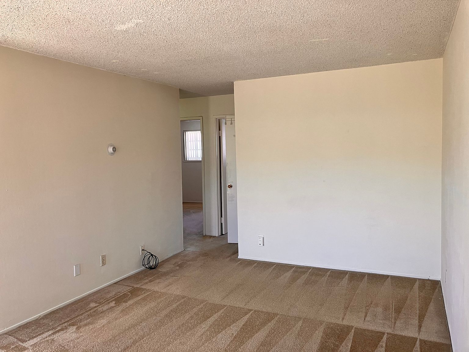 626 Pinewood Dr photo 4